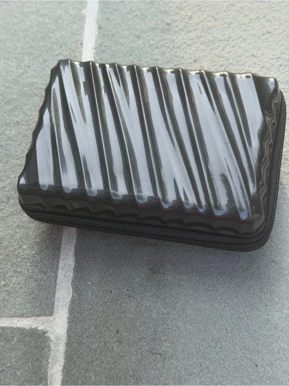 Tumi Black Glossy Hard-Shell Travel Case 6.5X5